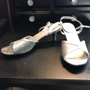Dyeables Silver Metallic 2” Strappy Heels 12 NWOT